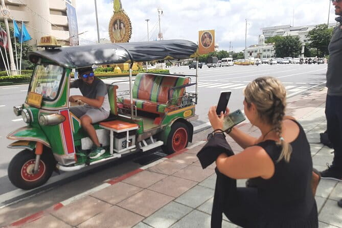 Bangkok TUK TUK Twilight Cultures Market and Food Taste - Key points to know before booking