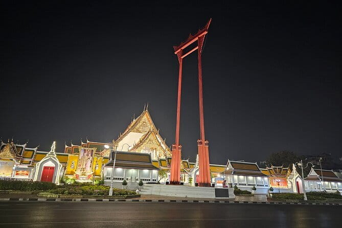 Bangkok TUK TUK Twilight Cultures Market and Food Taste - The Giant Swing and the evening’s historical finish