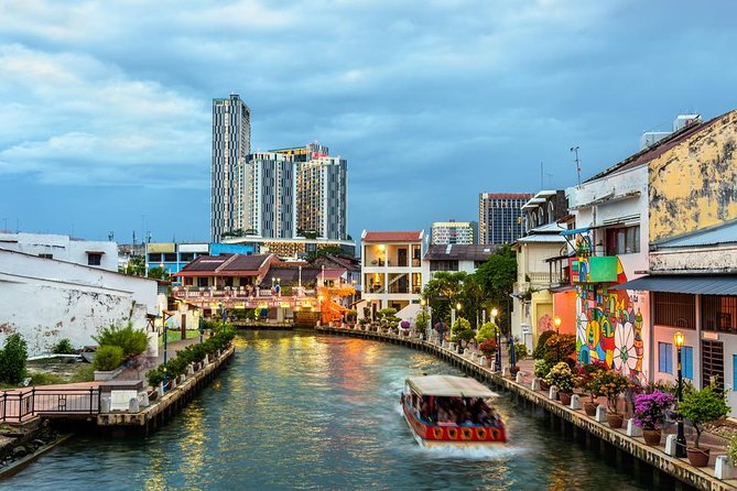 Bangkok Tuk Tuk Walk & Temple Tour With Wat Pho, Arun & Traimit - Wat Pho and the reclining Buddha