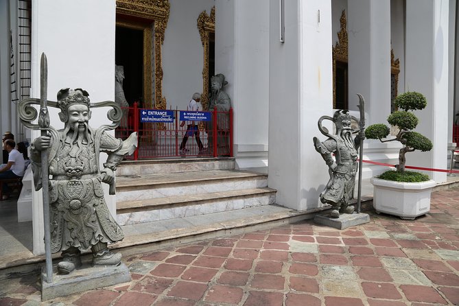 Bangkok Tuk Tuk Walk & Temple Tour With Wat Pho, Arun & Traimit - Who will enjoy this tour most?