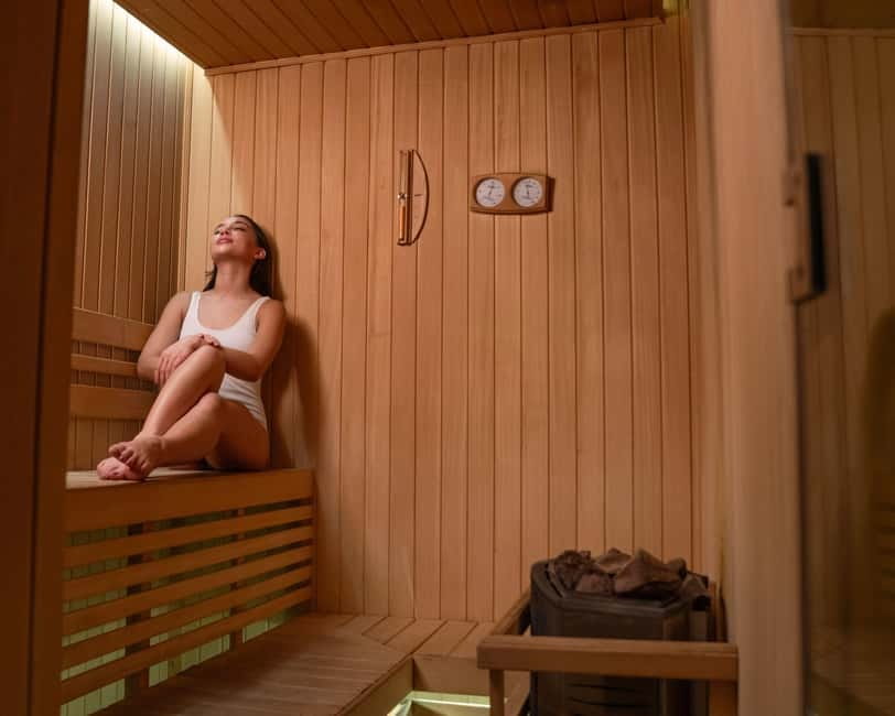 Bangkok: W Hotel Pool & Gym Experience - Sunday’s polar plunge