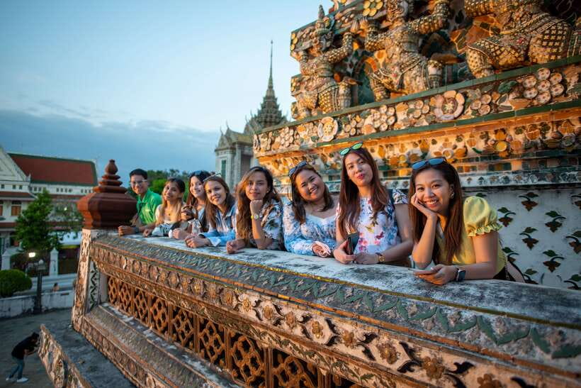 Bangkok: Wat Pho and Wat Arun Guided Walking Tour - Why this short temple tour works