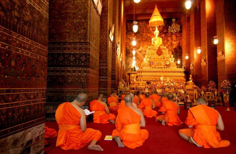 Bangkok: Wat Pho and Wat Arun Guided Walking Tour - Heat, walking, and physical demands