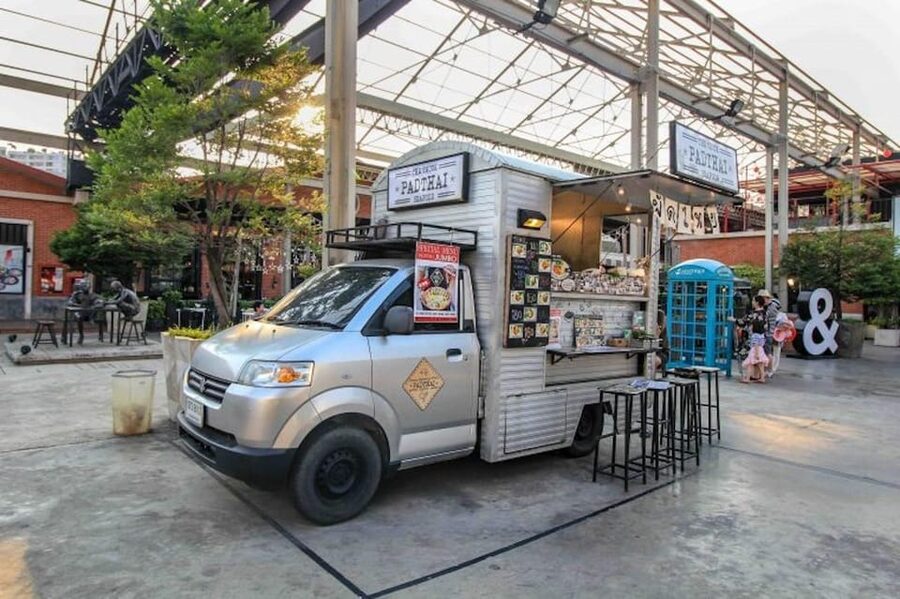 Bangkok with a Private Car and Driver Customizable Tours - Four hours around the river and Old Town