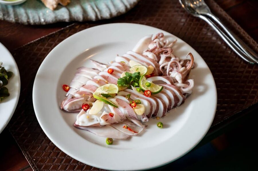 Bangkok: Wonderful Pearl Dinner Cruise and Live Performance - Live music, Thai dance, and cabaret