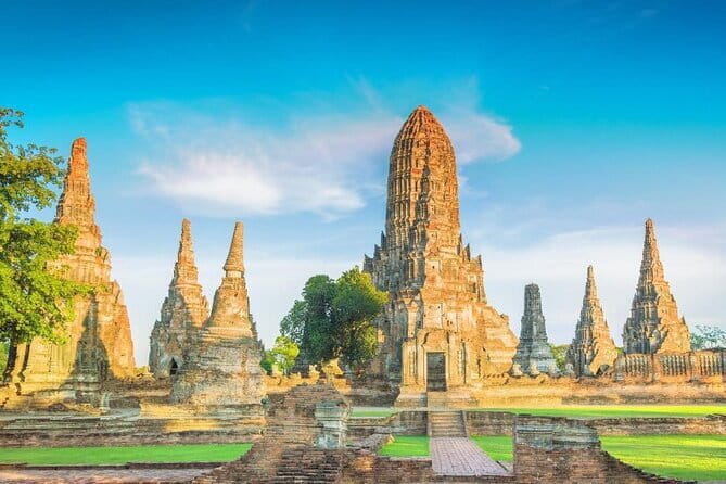 Bangkok Yai Local Canal Tour with Longtail Boat - Who should book this canal tour