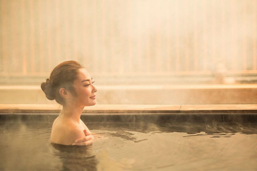 Bangkok: Yunomori Sukhumvit Onsen Hot Springs Spa Pass - Moving through the five pools