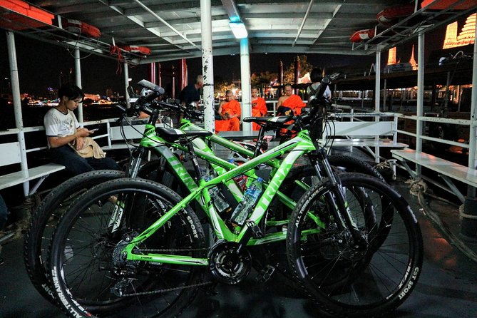 Bike Bangkok at Night with Thai Dinner - Wat Pho and Bangkok’s temple story