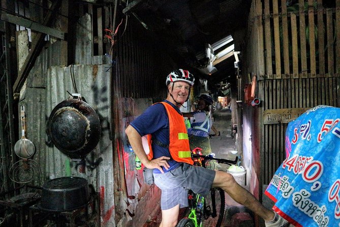 Bike Bangkok at Night with Thai Dinner - Pak Khlong Talat after dark