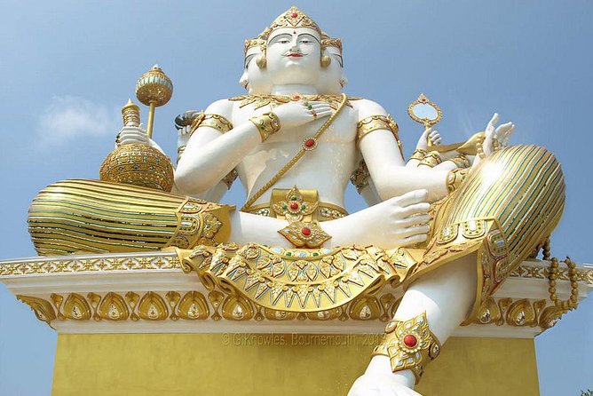 Chachoengsao One Day Trip from Bangkok : Historic Market and Buddhist Temples - Lunch, transport, and the eight-hour schedule