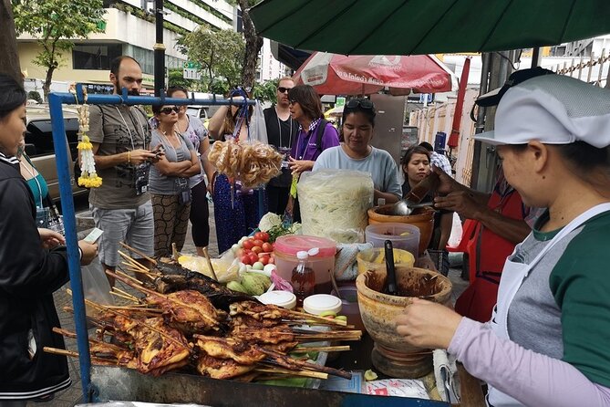 CHOB TUK TUK + Canal + Food Tasting - The Giant Swing and Wat Suthat