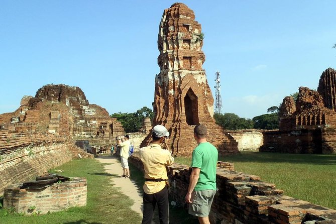 Colors of Ayutthaya Full-Day Bike Tour - Wat Mahathat and the famous ruined temple setting