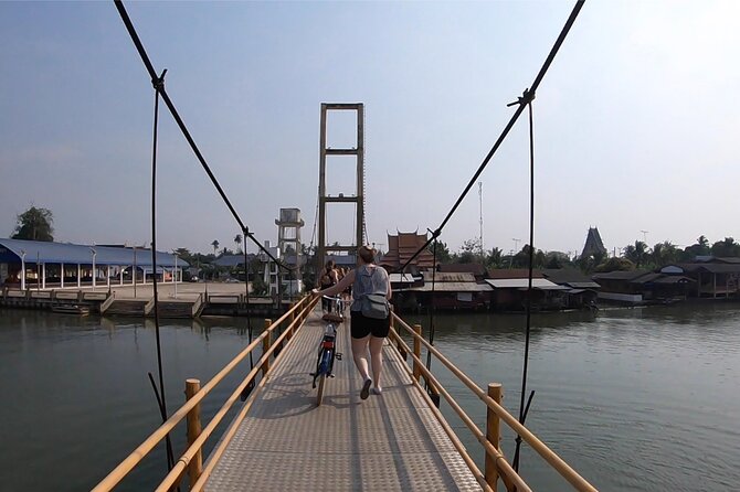 Colors of Damnoen Saduak from Bangkok - From the boat to the bicycle
