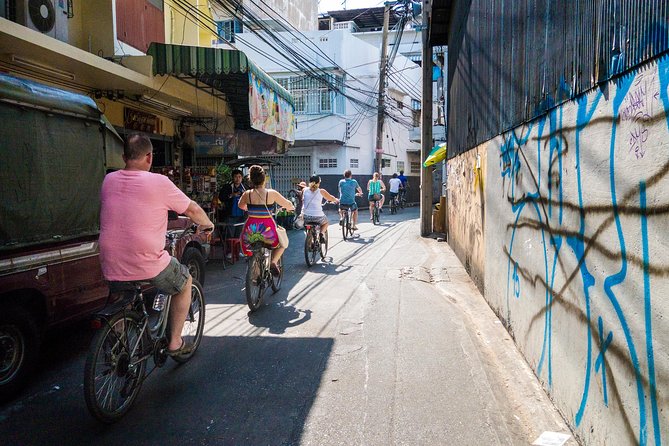 Countryside Bangkok and a Local Floating Market Tour by Bicycle Including Lunch - Guides who make the route work