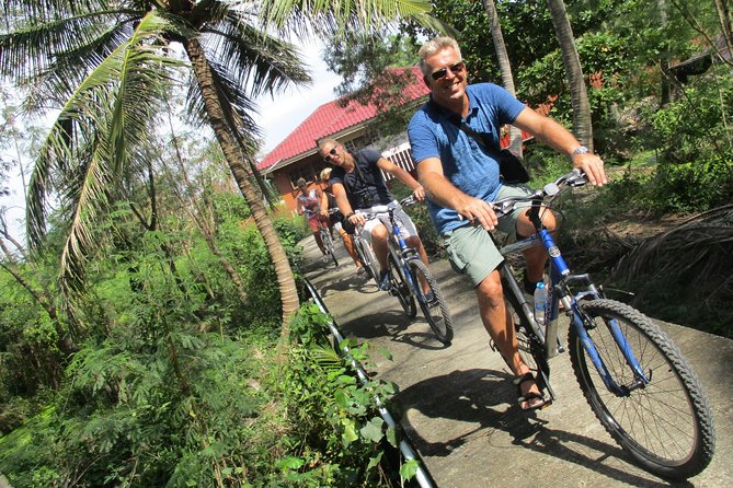 Countryside Bangkok and a Local Floating Market Tour by Bicycle Including Lunch - Riding through local neighborhoods and plantations