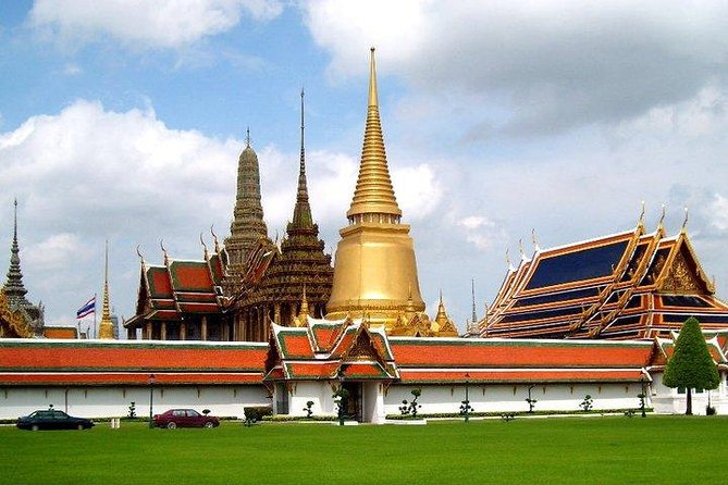 Damnern Saduak Floating Market, Grand Palace and Wat Phra Keo Tour from Bangkok - The road west to Damnoen Saduak