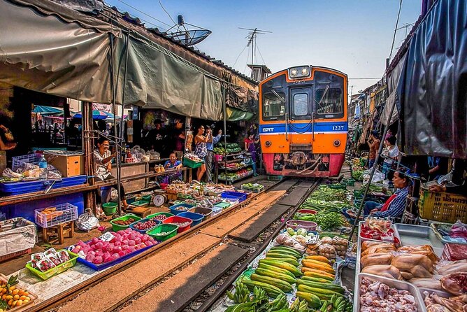 Damnoen Saduak Floating Market & Maeklong Market Tour frm Bangkok - Key points at a glance
