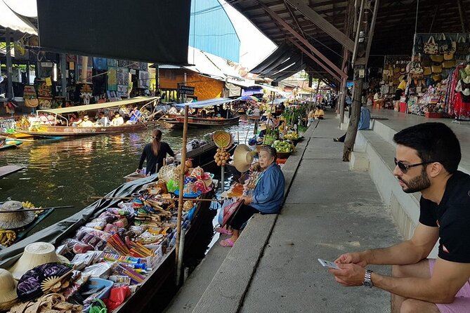 Damnoen Saduak Floating Market & Maeklong Train Market Tour - Why the railway market is the real headline