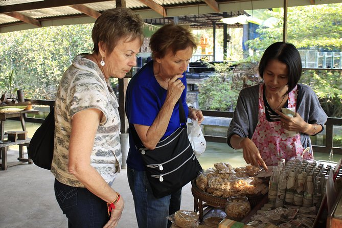 Damnoen Saduak Floating Market Small Group Tour - Guides can make or break the day