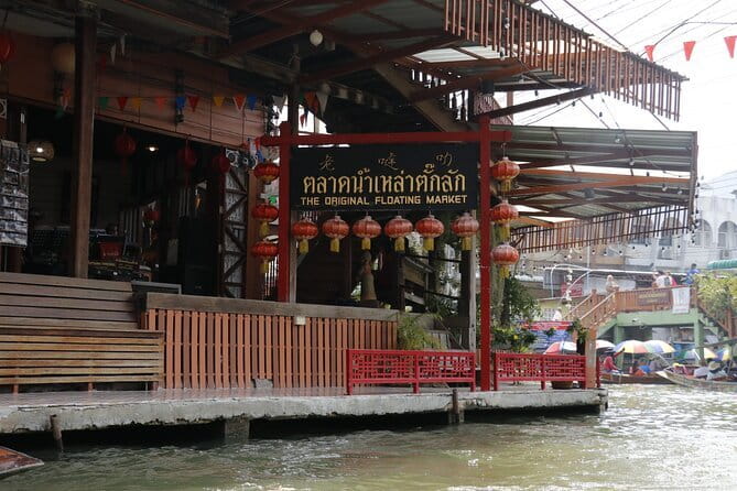 Day Trip to Bangkok Floating Market & Maeklong Railway - Buffalo Café and the albino buffalo stop
