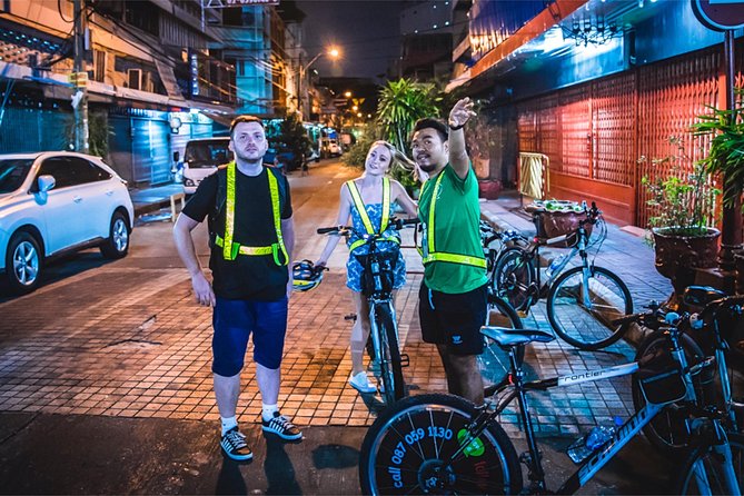 Discover Bangkok at Night 5-Hour Bike Tour with dinner - Why Bangkok works better after sunset