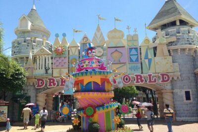 Dream World & Snow Town in Bangkok with Return Transfer & Lunch