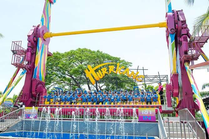 Dream World & Snow Town in Bangkok with Return Transfer & Lunch - Who will enjoy this day most?