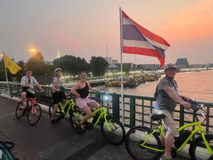 Electric Bike Tour - Wat Prayoon and the turtle-feeding stop
