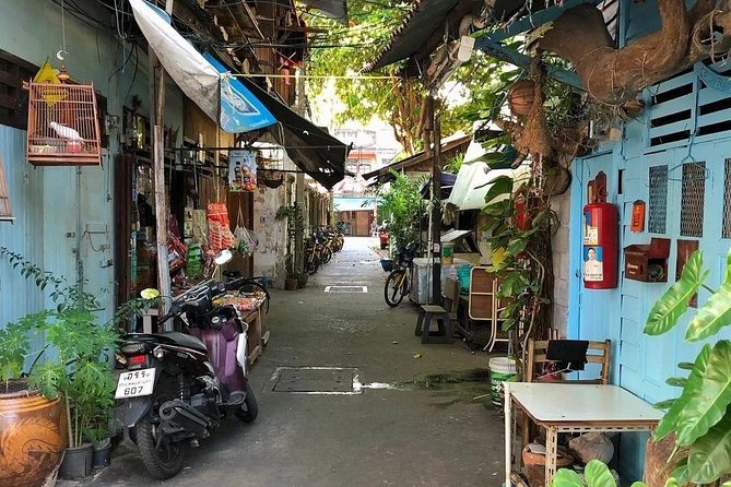 Experience Real Bangkok by Bike - Crossing the Chao Phraya to Thonburi