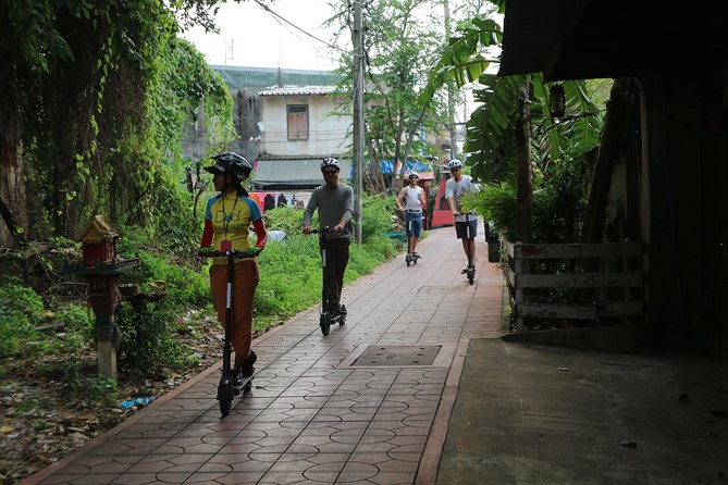 Explore Bangkok by E-Scooter & Try Street Food - Princess Mother Memorial Park and local snacks