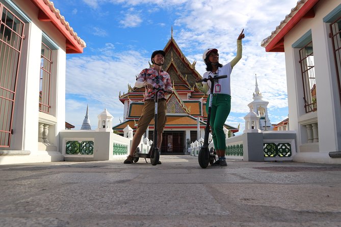 Explore Bangkok by E-Scooter & Try Street Food - Flute makers and the first street food stop
