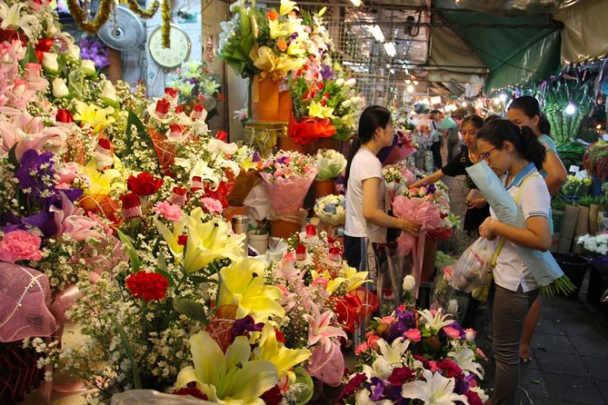 Explore Bangkok: Guided City and Temple Tour - Key points at a glance