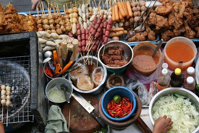 Famous Thai Street Food Tasting Experience! - Ratchada begins with classic market energy
