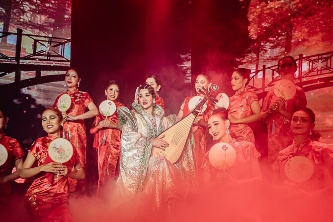 Fine Dining with Cultural Show by the Mandarin Oriental - Classical Thai dance versus the Mirinn cabaret