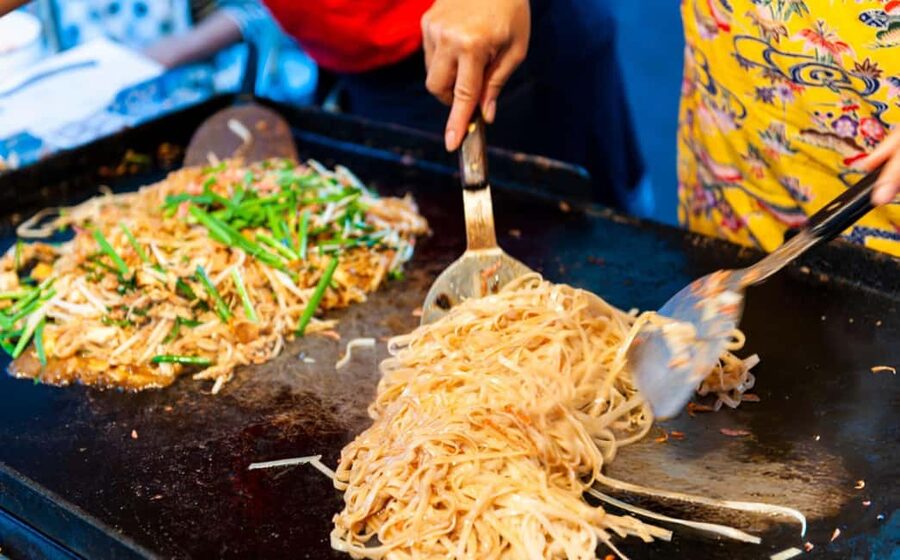 Flavors of Bangkok: Guided Food Tasting Tour with a Local - Why the guide matters more than the route