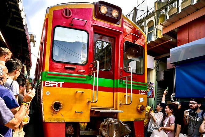 Floating and Railway Markets with Kwan Damnoen Restuarant - Timing, pickup, and practical planning
