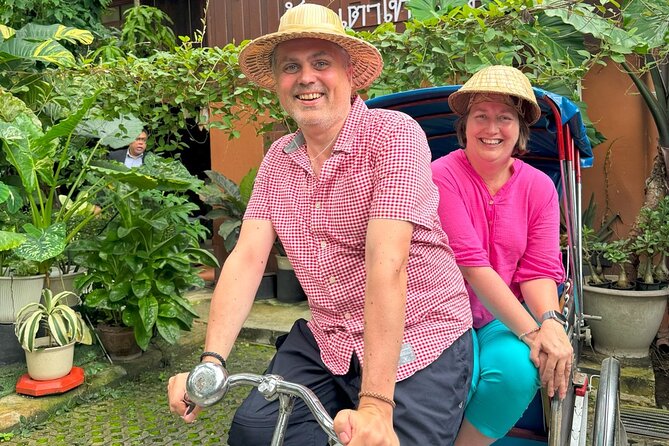 Floating Market and Railway Market Private Tour VIP Transport - What private transport changes