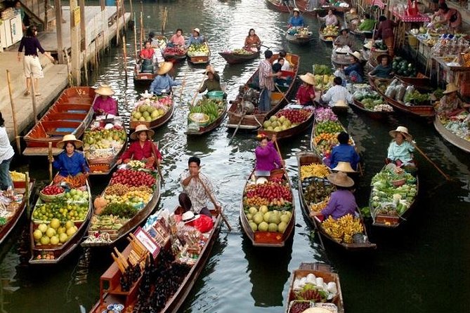 Floating Market Damnoen Saduak and Meklong Railway Market: Half Day Tour - The paddle boat ride at Damnoen Saduak