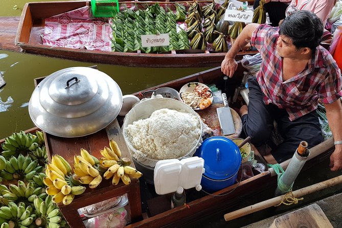 Floating Market Damnoen Saduak and Meklong Railway Market: Half Day Tour - What the guides add to the day