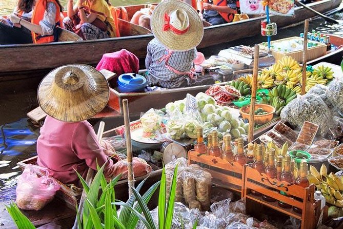 Floating Markets and Bridge on River Kwai Tour from Bangkok - The optional canoe ride is worth considering