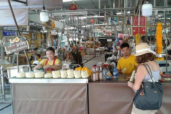 Flower Market & Floral Art: Multilingual Private Tour [EN/others] - Seeing Sam Por Kong at Wat Kalayanamitr