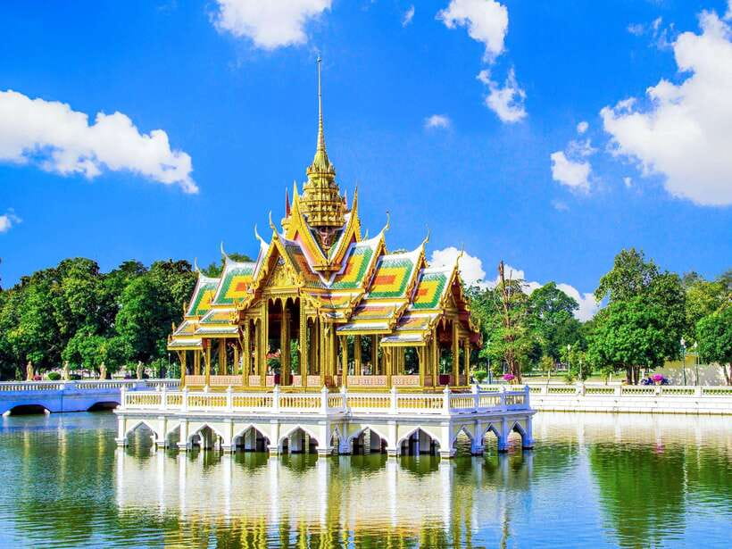 From Bangkok: Ayutthaya Historical Park Guided Day Trip - Wat Mahathat delivers the famous image
