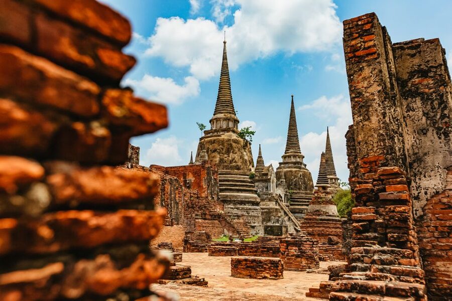 From Bangkok: Ayutthaya Temples Guided Tour with Lunch - The Thai lunch break