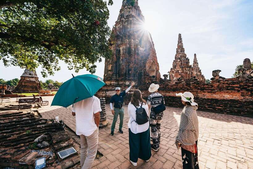 From Bangkok: Ayutthaya Temples Guided Tour with Lunch - Wat Mahathat and the Buddha in the tree roots