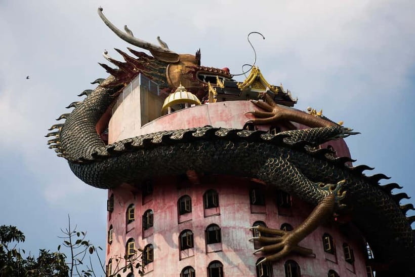From Bangkok: Don Wai Market, Wat Samphran & Lotus Café Tour - Du Bua Café and the lotus ponds