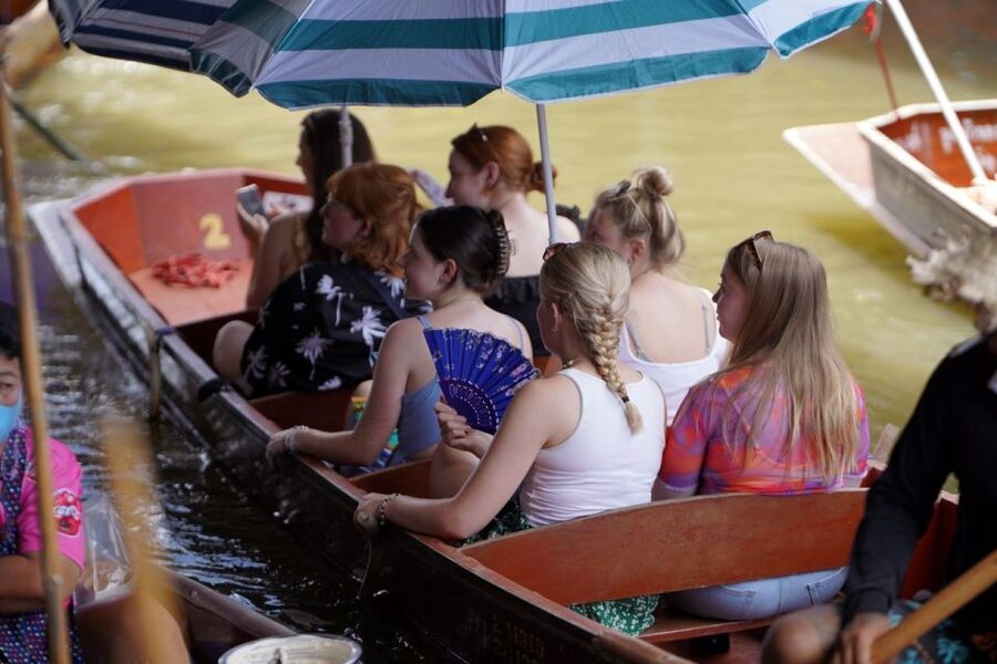 From Bangkok : Meklong Railway Market By Bus - FAQ