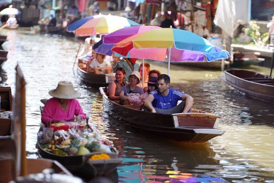 From Bangkok : Meklong Railway Market By Bus - The Damnoensaduak boat ride