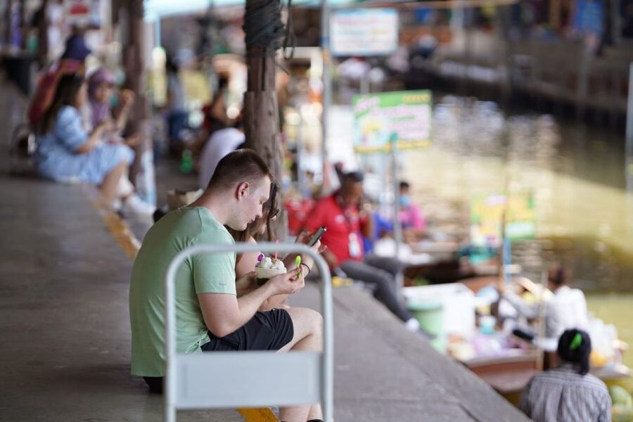 From Bangkok : Meklong Railway Market By Bus - A seven-hour route with two very different markets