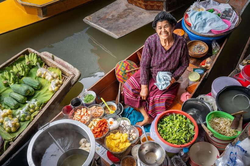 From Bangkok: Railway & Damnoen Saduak Floating Market Tour - Why this Bangkok market trip works
