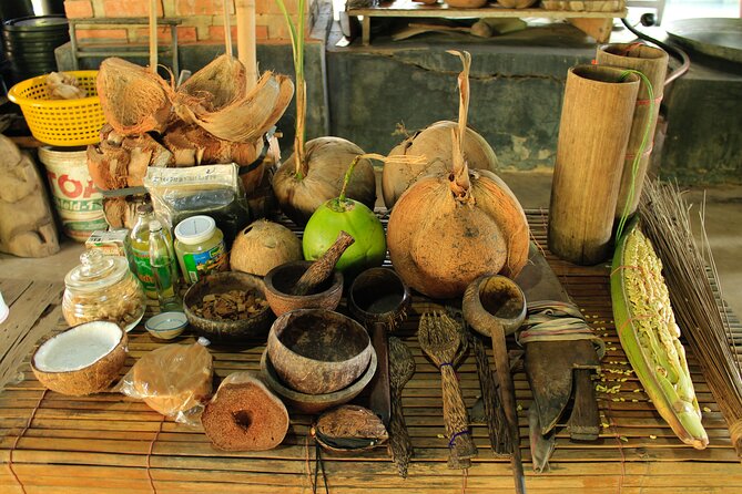 From Bangkok : Thaka Floating Market - The guides and the feel of the day